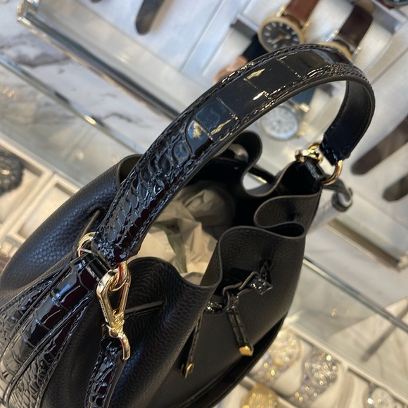 MICHAEL KORS
Reed Medium Pebbled Leather Belted Bucket Messenger Satchel Crossb - Picture 14 of 16